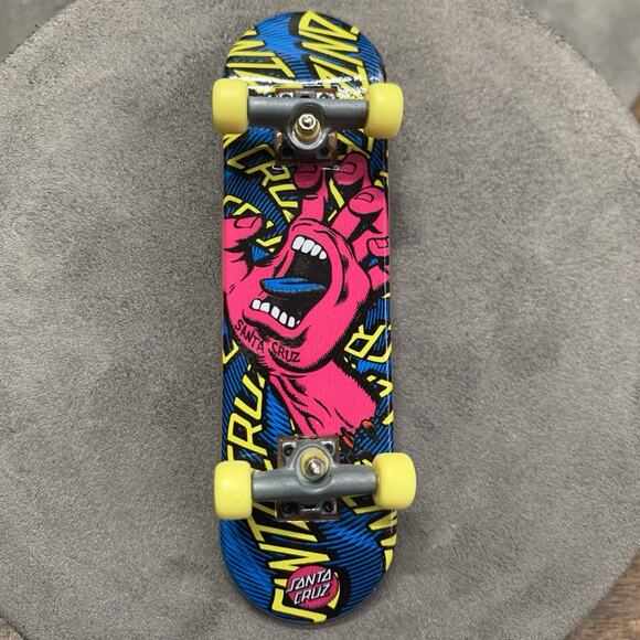 Vintage Tech Deck Santa Cruz Screaming Pink Hand Fingerboard Yellow Wheels - Picture 1 of 6